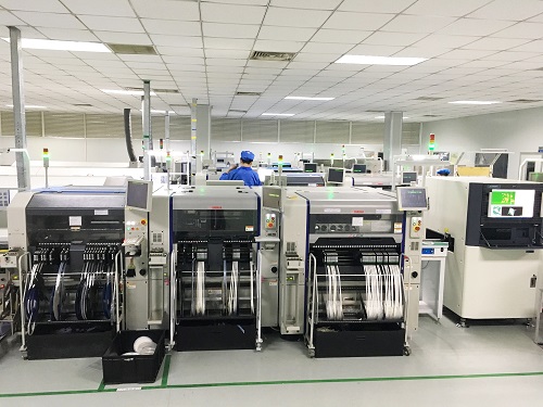 SMT车间“2+1”贴片设备